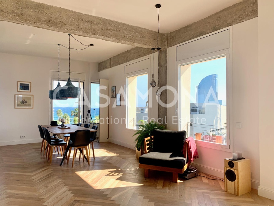 Modernes, helles Apartment mit Aufzug und Blick von allen Zimmern
