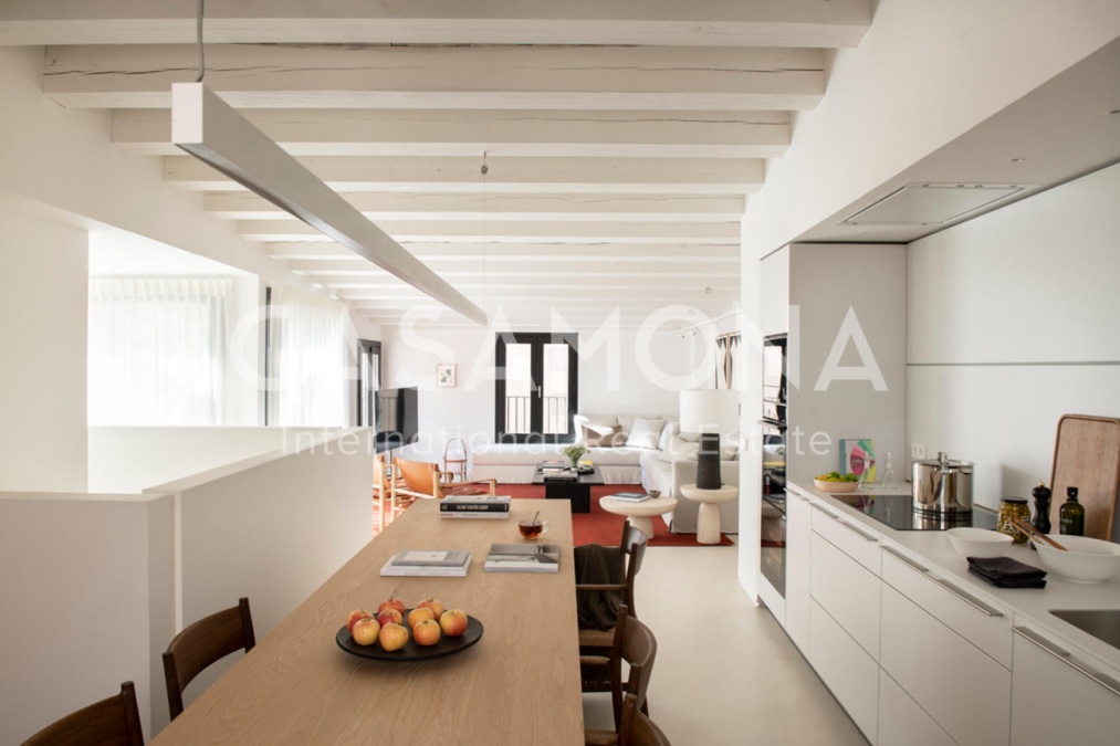 Incroyable penthouse de 3 chambres avec piscine dans un ancien palais à Gotico