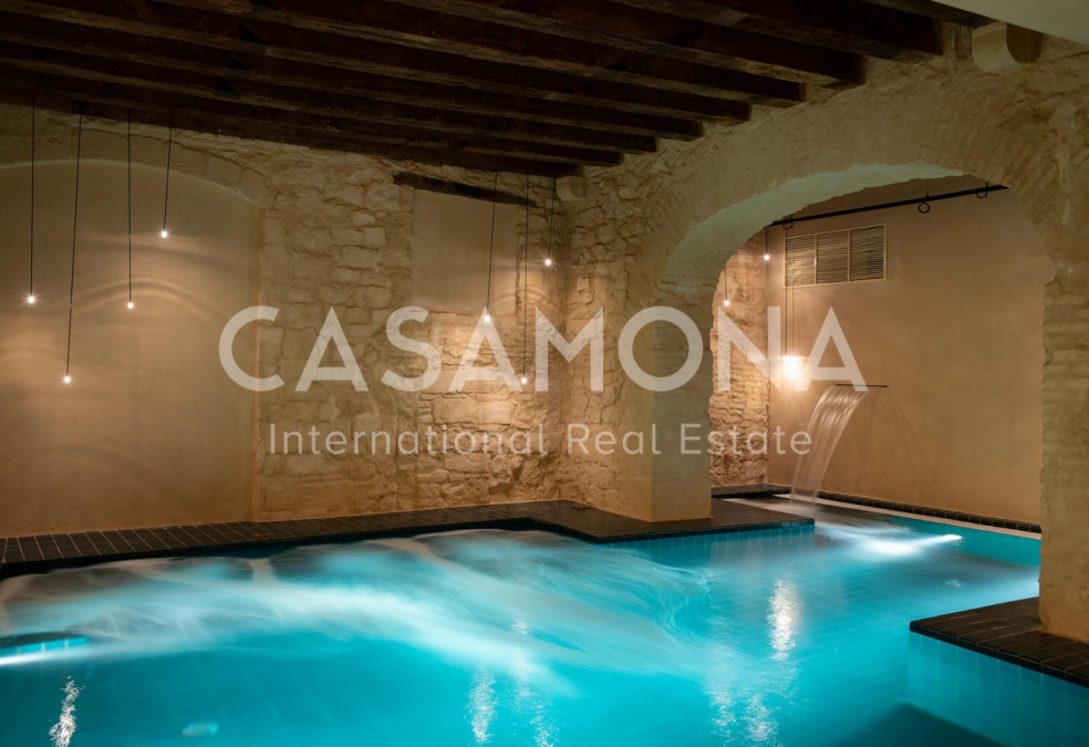 Incroyable appartement de 2 chambres avec SPA dans un ancien palais à Gotico Incroyable appartement de 2 chambres avec SPA dans un ancien palais à Gotico