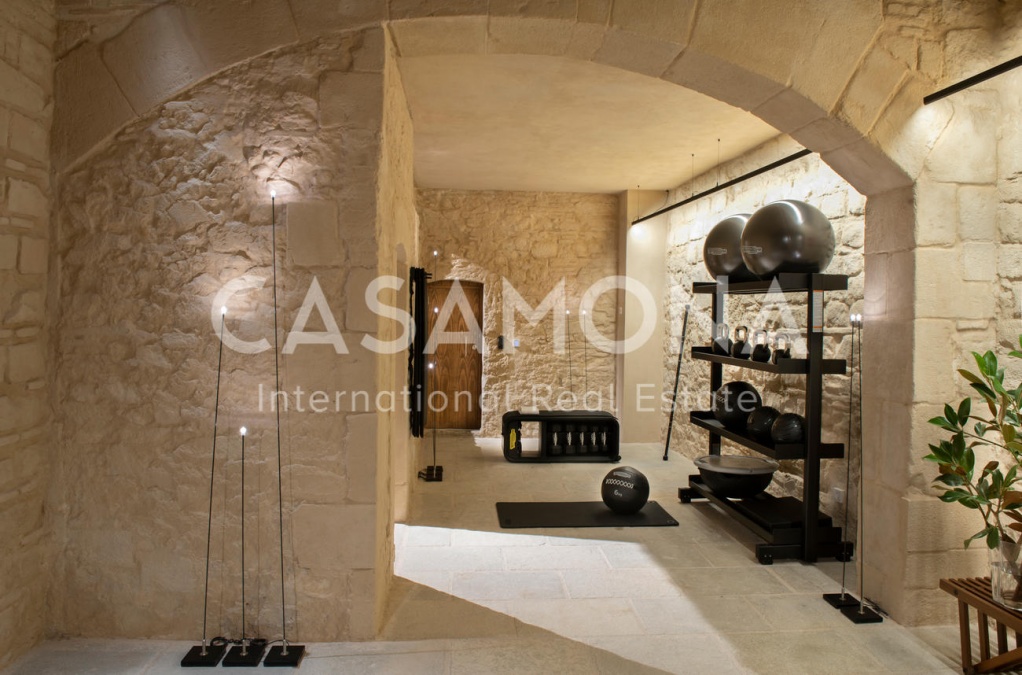 Increíble apartamento de 2 dormitorios con SPA en un antiguo palacio en Gótico Increíble apartamento de 2 dormitorios con SPA en un antiguo palacio en Gótico