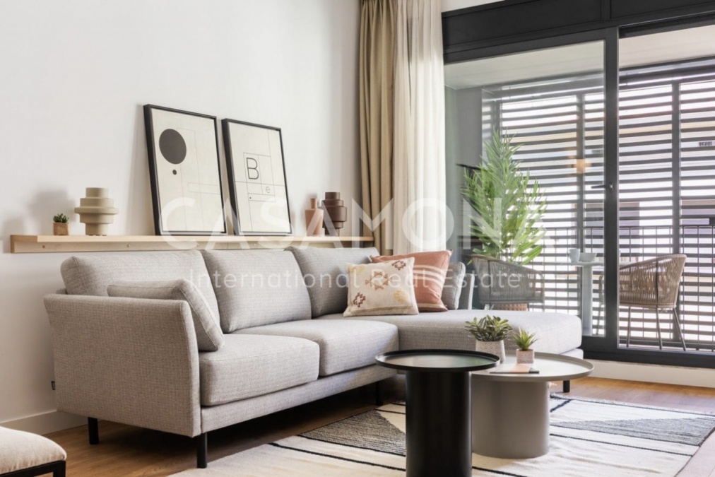 Apartamento moderno y elegante en Gracia con balcón privado