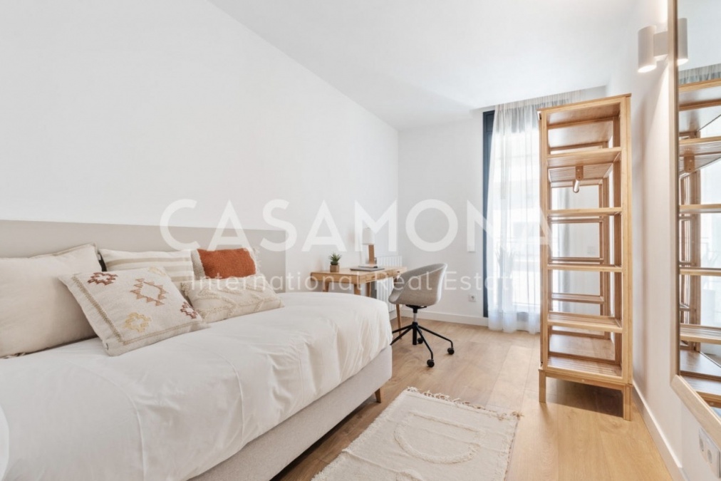 Apartamento moderno y elegante en Gracia con balcón privado