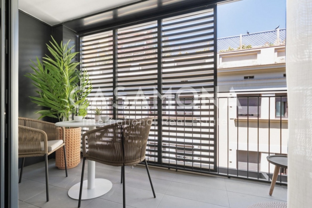 Moderne und schicke Wohnung in Gracia mit eigenem Balkon