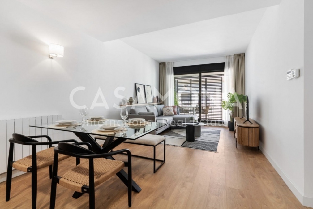 Apartamento moderno y elegante en Gracia con balcón privado