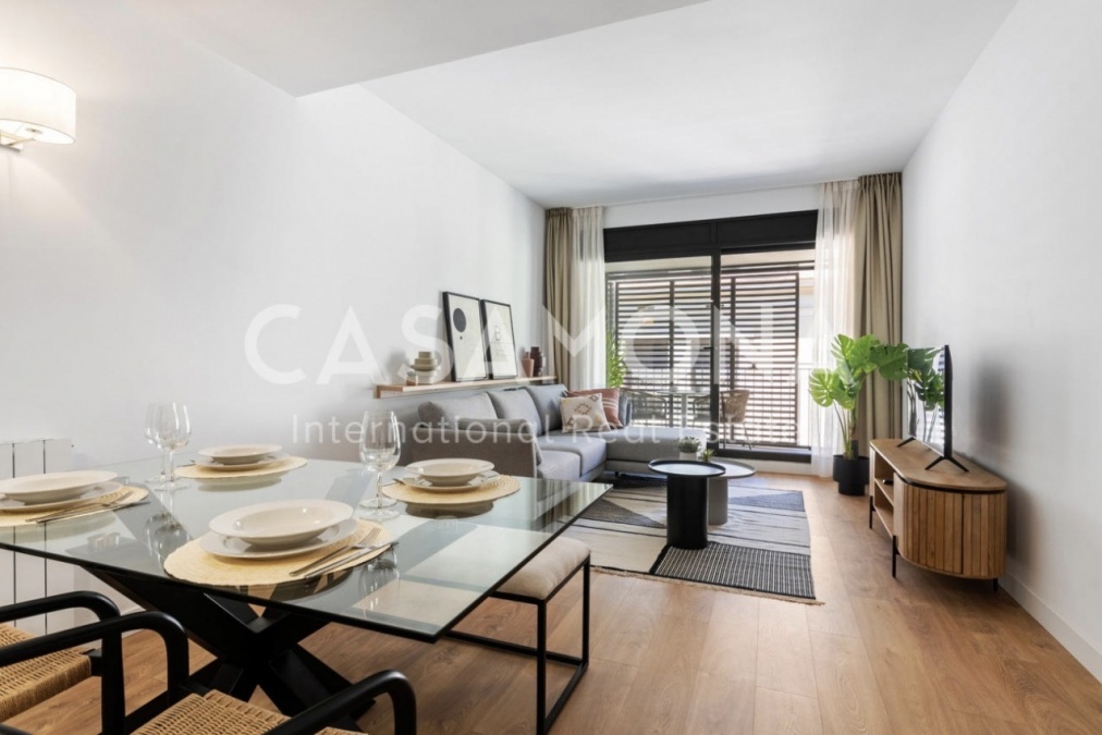 Apartamento moderno y elegante en Gracia con balcón privado