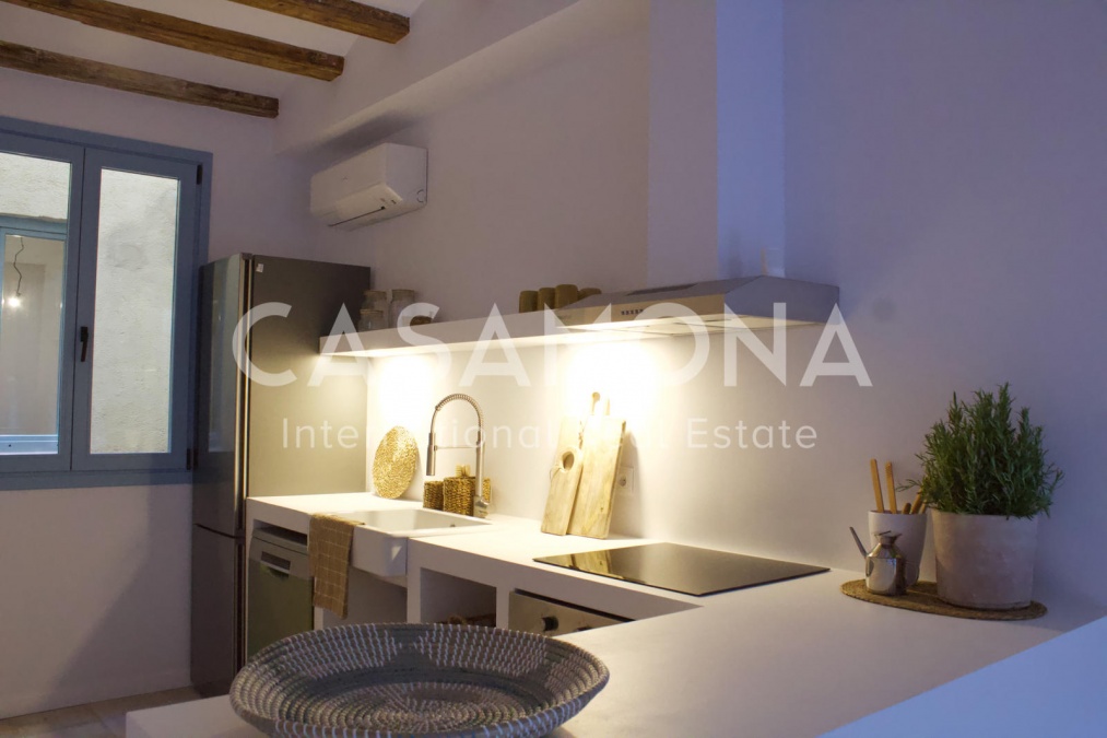 VENDU Appartement Boho-Chic El Born récemment rénové avec ascenseur et joli balcon