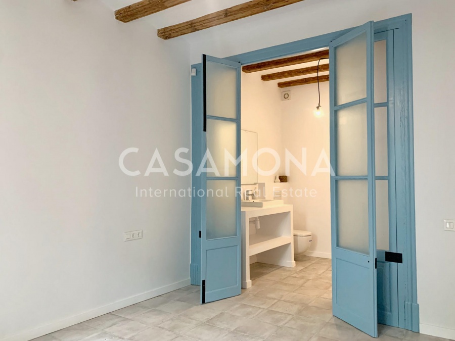 VENDU Appartement Boho-Chic El Born récemment rénové avec ascenseur et joli balcon