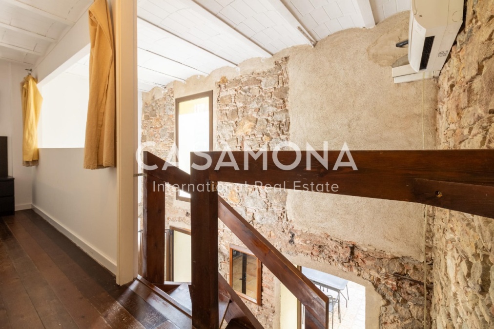 Appartement duplex lumineux de 2 chambres avec une immense terrasse privée