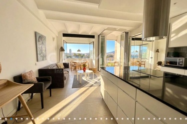 Apartament de luxe, residència exclusiva a la vora del mar amb vistes panoràmiques al port - terrassa i ascensor Apartament de luxe, residència exclusiva a la vora del mar amb vistes panoràmiques al port - terrassa i ascensor