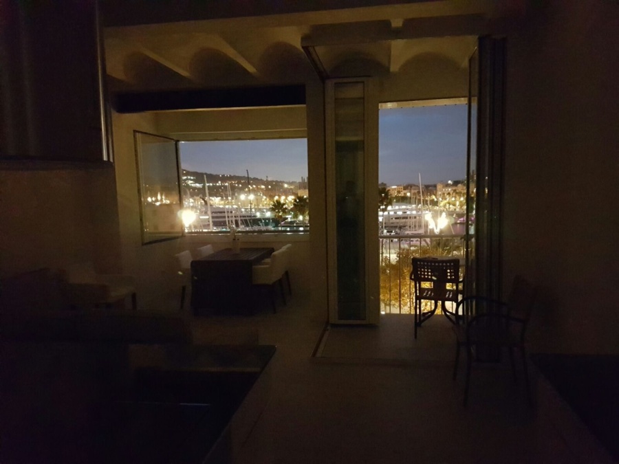 Modern Apartment in Barceloneta with Sea Views, Elevator and a Balcony