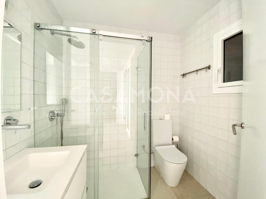 Luxury Apartment Exclusive Waterfront Residence with Panoramic Harbour Views- Terrace and an Elevator 