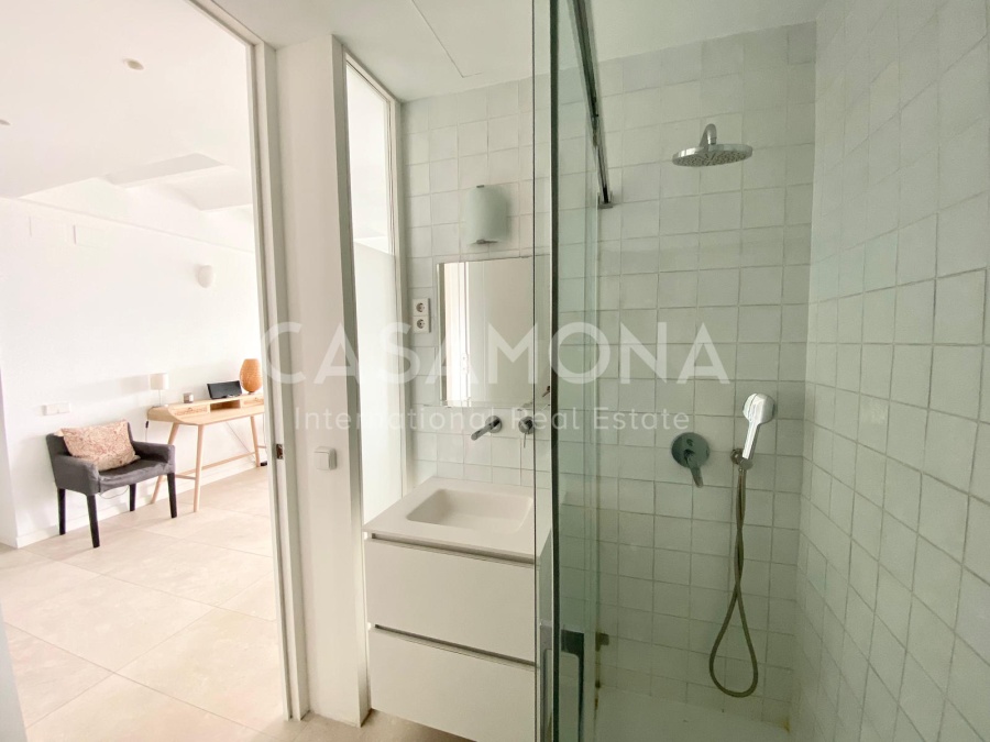 Apartament de luxe, residència exclusiva a la vora del mar amb vistes panoràmiques al port - terrassa i ascensor