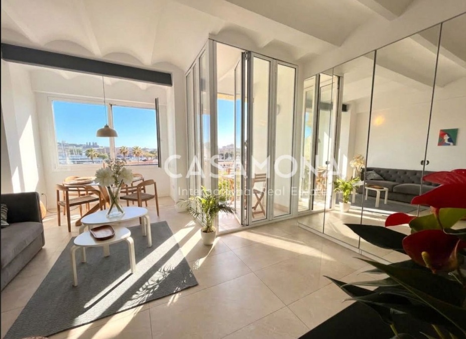 Apartament de luxe, residència exclusiva a la vora del mar amb vistes panoràmiques al port - terrassa i ascensor