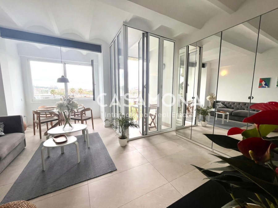 Apartament de luxe, residència exclusiva a la vora del mar amb vistes panoràmiques al port - terrassa i ascensor