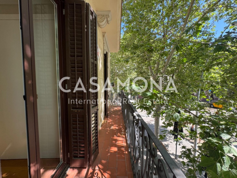 Increíble apartamento espacioso con balcón y lujoso estilo catalán Increíble apartamento espacioso con balcón y lujoso estilo catalán