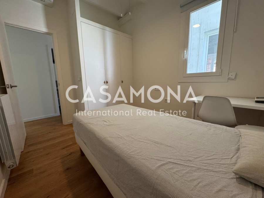 Amazing Spacious flat with Balcony and Luxurous Catalan Style