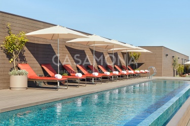 Luxuriöse 2-Zimmer-Wohnung in einer Residenz mit Pool auf dem Dach Luxuriöse 2-Zimmer-Wohnung in einer Residenz mit Pool auf dem Dach