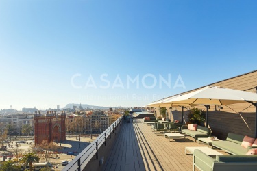 Lujoso apartamento de 2 dormitorios en una residencia con piscina en la azotea Lujoso apartamento de 2 dormitorios en una residencia con piscina en la azotea