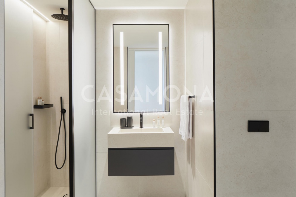 Luxuriöse 2-Zimmer-Wohnung in einer Residenz mit Pool auf dem Dach Luxuriöse 2-Zimmer-Wohnung in einer Residenz mit Pool auf dem Dach