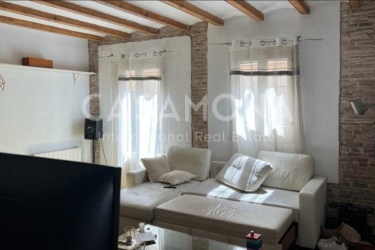 Apartament de 3 llits amb sostres alts al cor històric del Gòtic