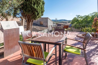 Hotel boutique con 10 habitaciones y 12 baños en la famosa zona de viñas del Priorat, ubicado cerca de Tarragona Hotel boutique con 10 habitaciones y 12 baños en la famosa zona de viñas del Priorat, ubicado cerca de Tarragona
