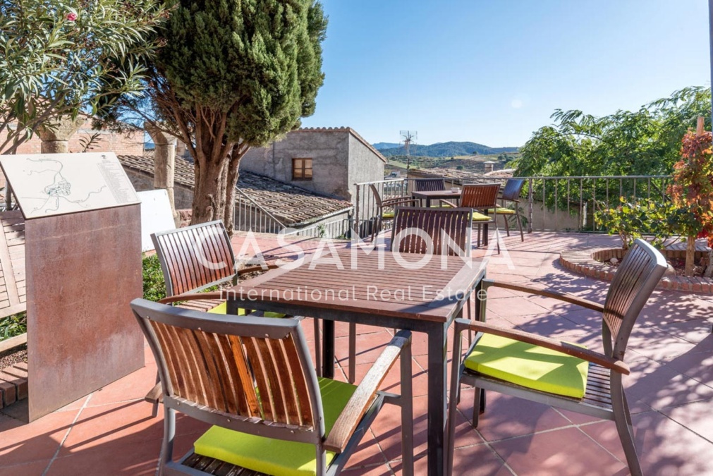 Hôtel boutique avec 10 chambres et 12 salles de bains dans la célèbre région viticole du Priorat, situé près de Tarragone