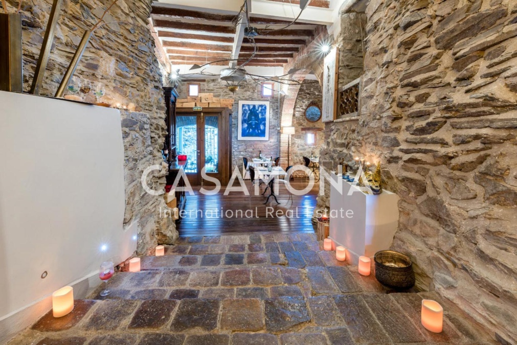 Hôtel boutique avec 10 chambres et 12 salles de bains dans la célèbre région viticole du Priorat, situé près de Tarragone