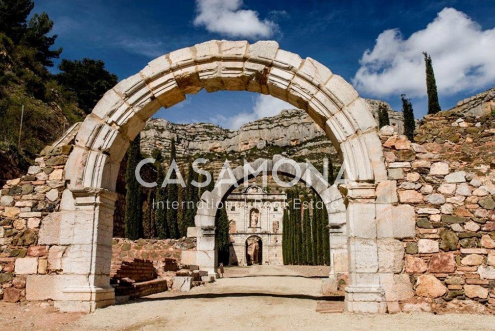 Hotel boutique con 10 habitaciones y 12 baños en la famosa zona de viñas del Priorat, ubicado cerca de Tarragona