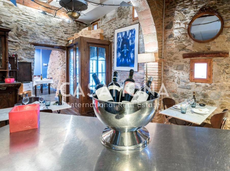 Hotel boutique amb 10 habitacions i 12 banys a la famosa zona vinícola del Priorat, situat a prop de Tarragona