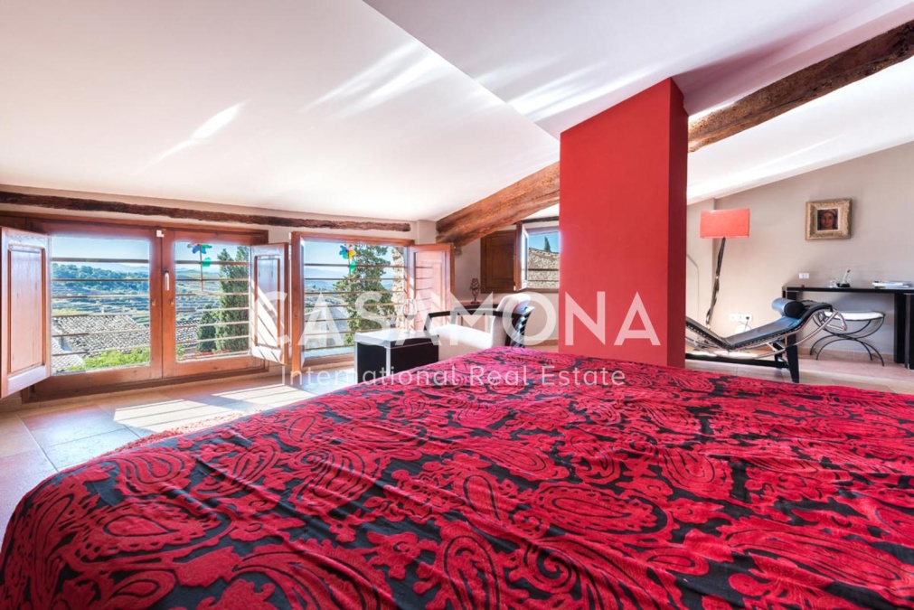 Hôtel boutique avec 10 chambres et 12 salles de bains dans la célèbre région viticole du Priorat, situé près de Tarragone