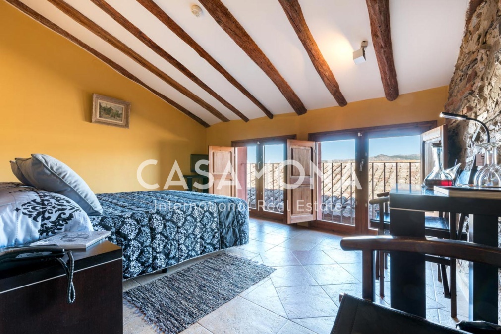 Boutique-Hotel mit 10 Zimmern und 12 Bädern im berühmten Weinbereich von Priorat, nahe Tarragona Boutique-Hotel mit 10 Zimmern und 12 Bädern im berühmten Weinbereich von Priorat, nahe Tarragona