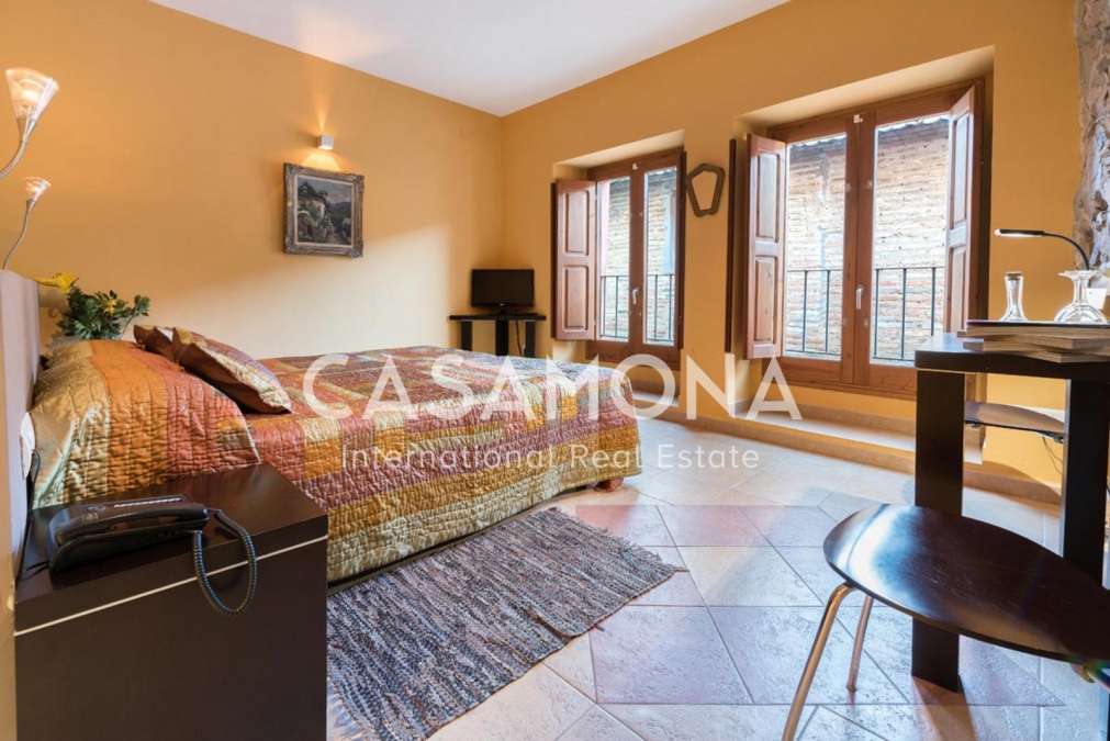 Hôtel boutique avec 10 chambres et 12 salles de bains dans la célèbre région viticole du Priorat, situé près de Tarragone