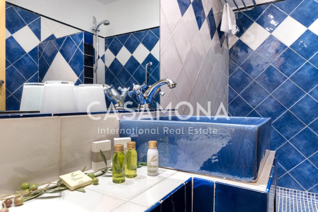 Boutique-Hotel mit 10 Zimmern und 12 Bädern im berühmten Weinbereich von Priorat, nahe Tarragona Boutique-Hotel mit 10 Zimmern und 12 Bädern im berühmten Weinbereich von Priorat, nahe Tarragona