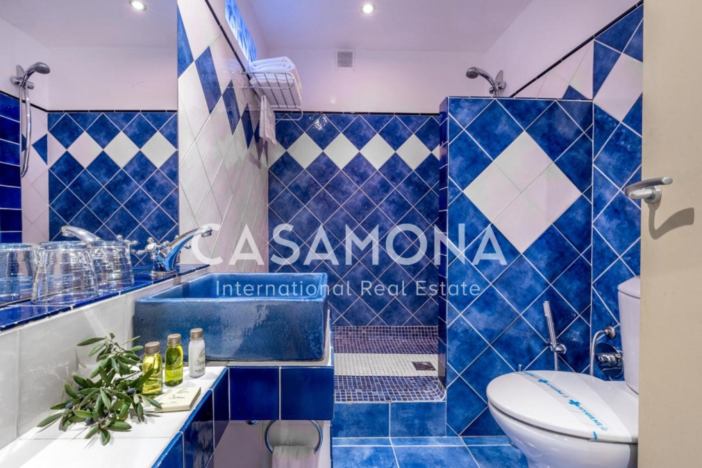 Boutique-Hotel mit 10 Zimmern und 12 Bädern im berühmten Weinbereich von Priorat, nahe Tarragona Boutique-Hotel mit 10 Zimmern und 12 Bädern im berühmten Weinbereich von Priorat, nahe Tarragona