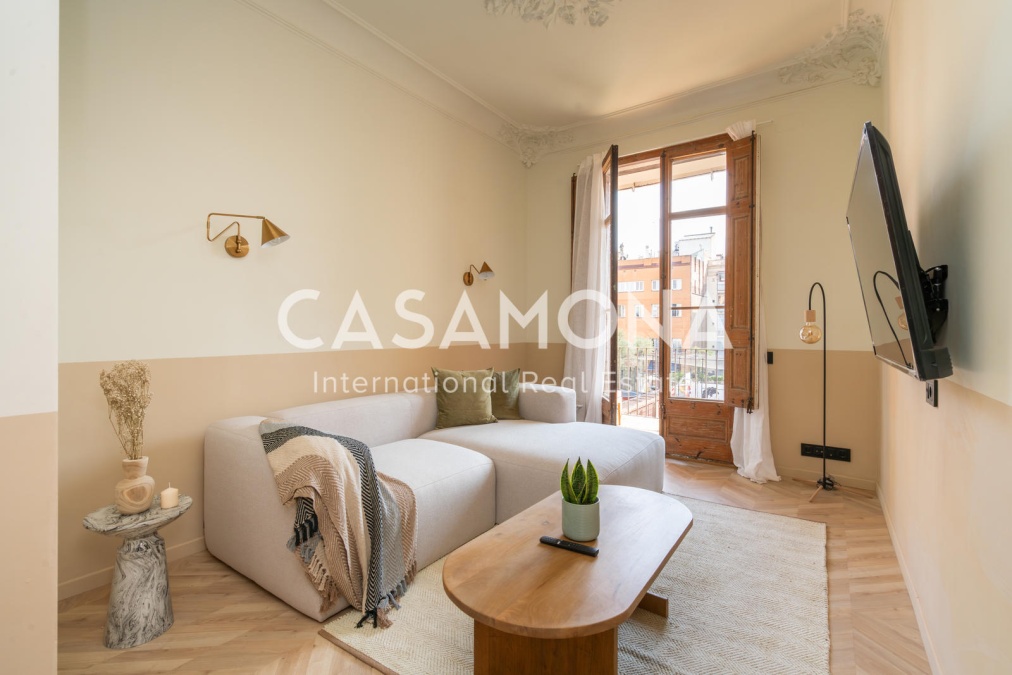 Amplio apartamento de 1 dormitorio con balcón privado en el centro del Eixample Amplio apartamento de 1 dormitorio con balcón privado en el centro del Eixample