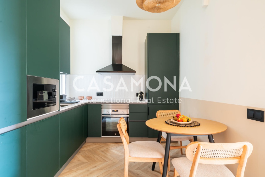 Amplio apartamento de 1 dormitorio con balcón privado en el centro del Eixample Amplio apartamento de 1 dormitorio con balcón privado en el centro del Eixample