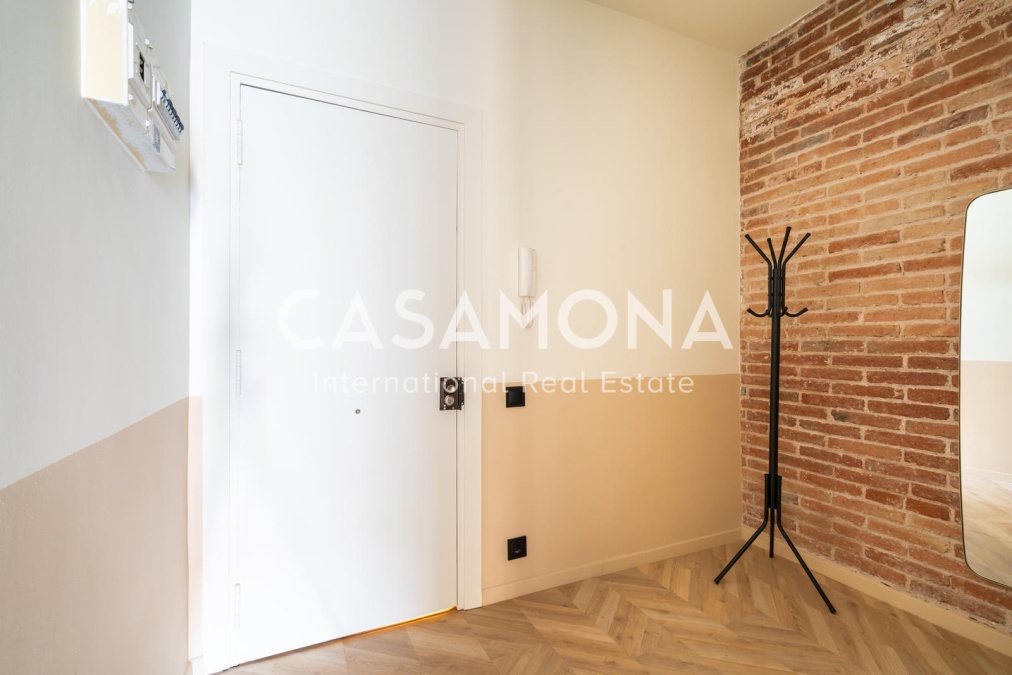 Amplio apartamento de 1 dormitorio con balcón privado en el centro del Eixample Amplio apartamento de 1 dormitorio con balcón privado en el centro del Eixample