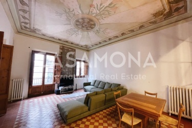 Unique Historic Apartment in El Born with 2 Large Terraces