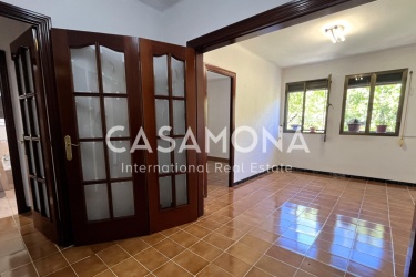 Apartament de 3 Dormitoris a Reformar amb Ascensor just al costat de la Platja Apartament de 3 Dormitoris a Reformar amb Ascensor just al costat de la Platja