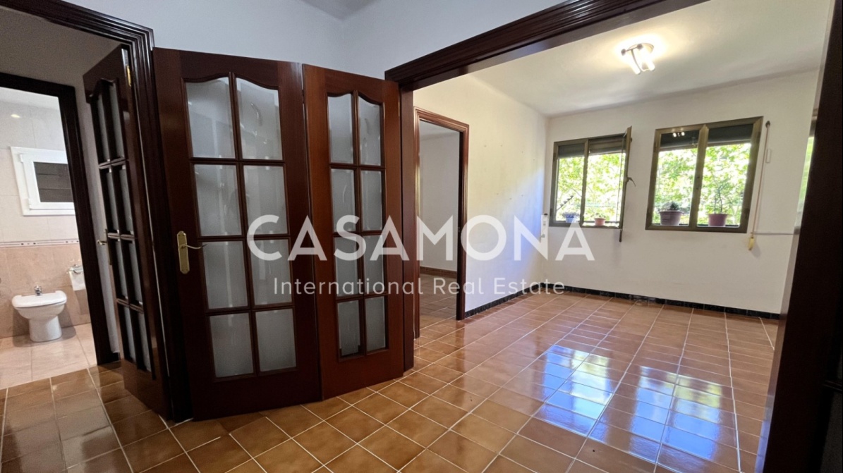 Apartament de 3 Dormitoris a Reformar amb Ascensor just al costat de la Platja
