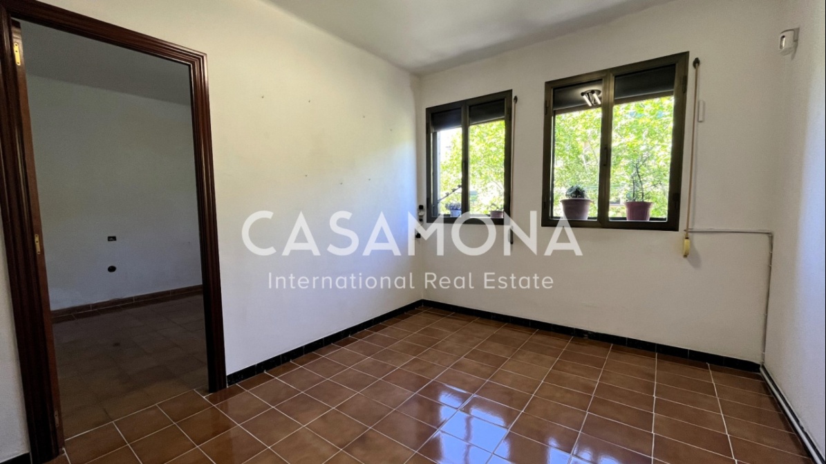 Appartement de 3 chambres à rénover avec ascenseur juste à côté de la plage
