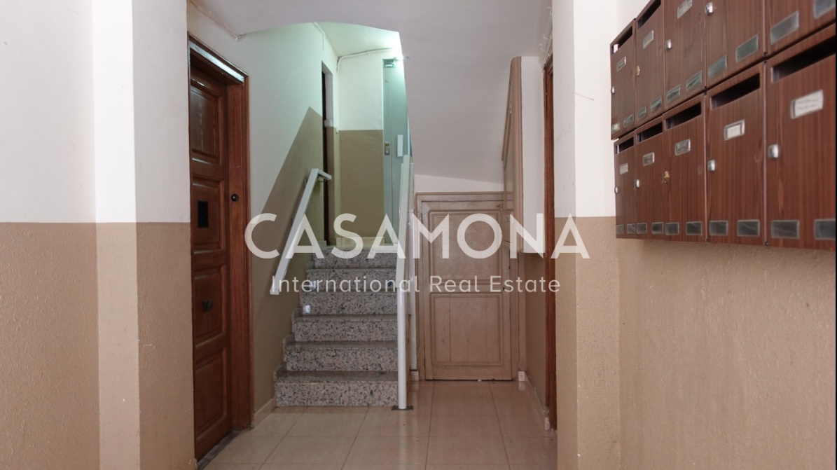 Appartement de 3 chambres à rénover avec ascenseur juste à côté de la plage