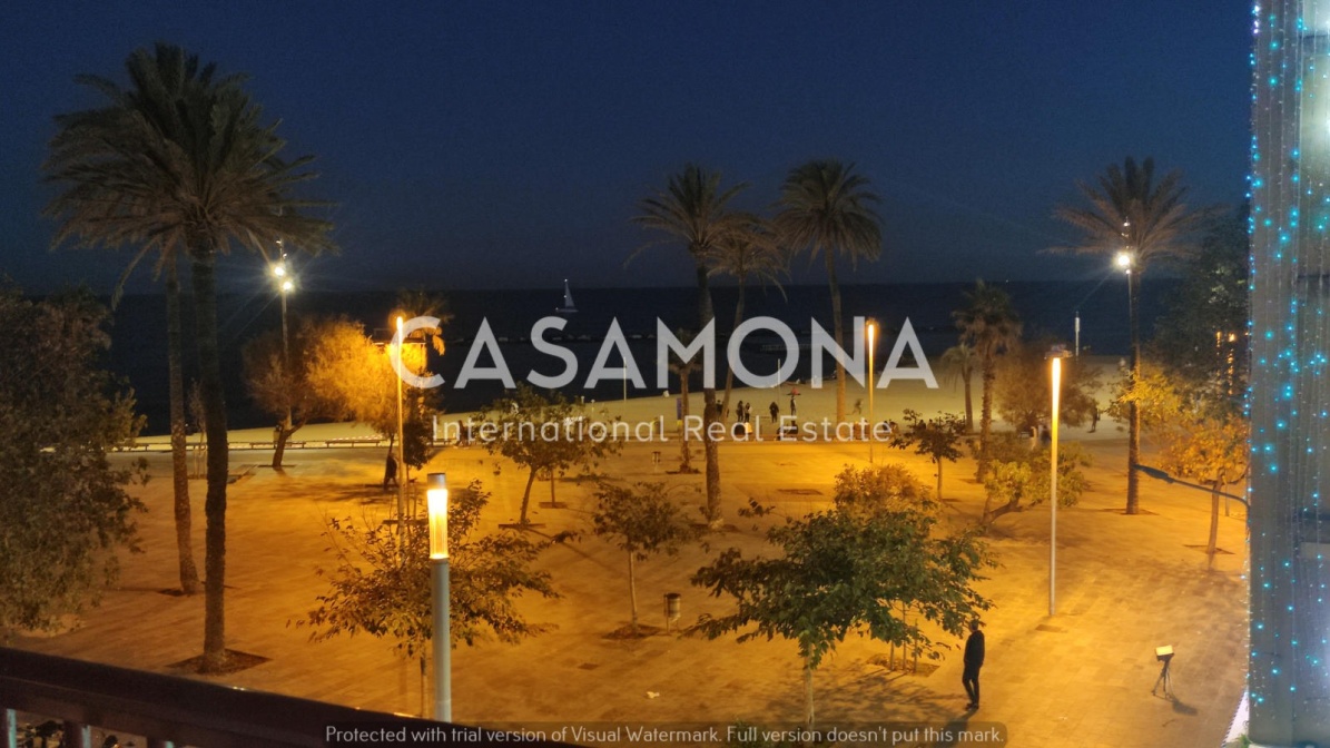 Apartament de 3 dormitoris a primera línia de platja per renovar amb ascensor i terrassa Apartament de 3 dormitoris a primera línia de platja per renovar amb ascensor i terrassa