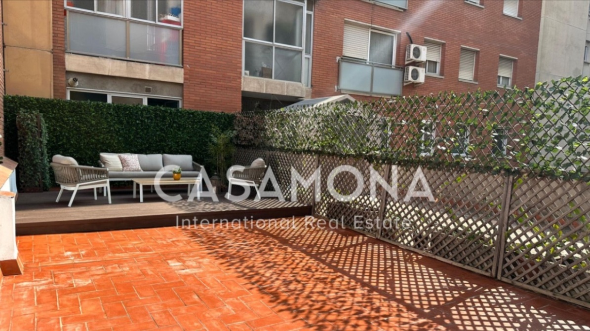 (Verkauft) Stilvolles Apartment mit einer geräumigen Terrasse in der Nähe der Sagrada Familia (Verkauft) Stilvolles Apartment mit einer geräumigen Terrasse in der Nähe der Sagrada Familia