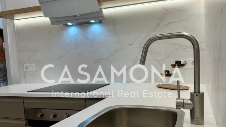 (Verkauft) Stilvolles Apartment mit einer geräumigen Terrasse in der Nähe der Sagrada Familia (Verkauft) Stilvolles Apartment mit einer geräumigen Terrasse in der Nähe der Sagrada Familia