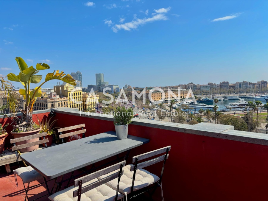 Ático único con 2 terrazas con vistas espectaculares ubicado al lado de Port Vella