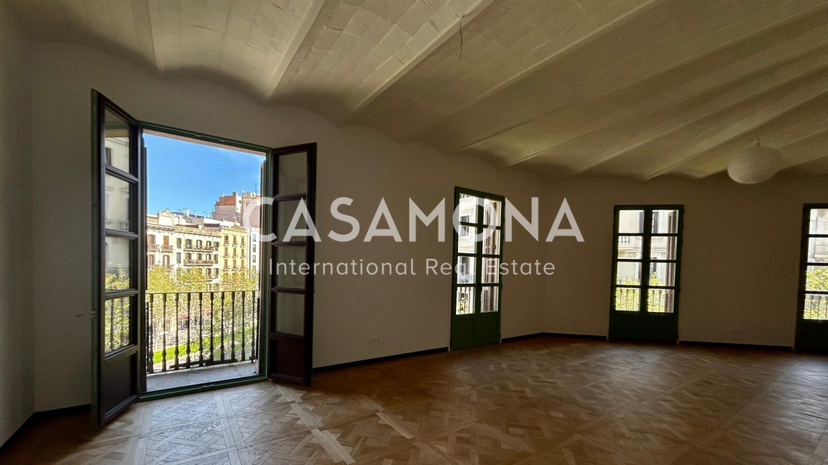 Perfectly Located 3 Bedroom Apartment with an Elevator In Eixample Esquerra Perfectly Located 3 Bedroom Apartment with an Elevator In Eixample Esquerra