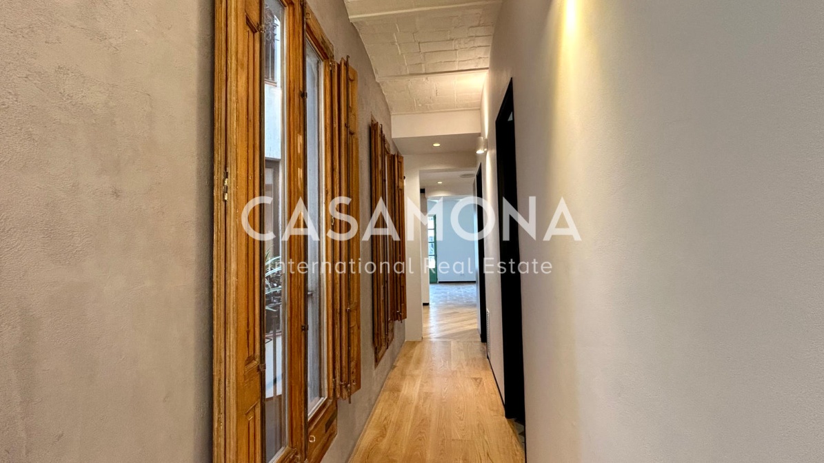 Perfectly Located 3 Bedroom Apartment with an Elevator In Eixample Esquerra Perfectly Located 3 Bedroom Apartment with an Elevator In Eixample Esquerra