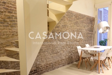 (VENDIDO) Hermoso estudio estilo loft con amplio patio