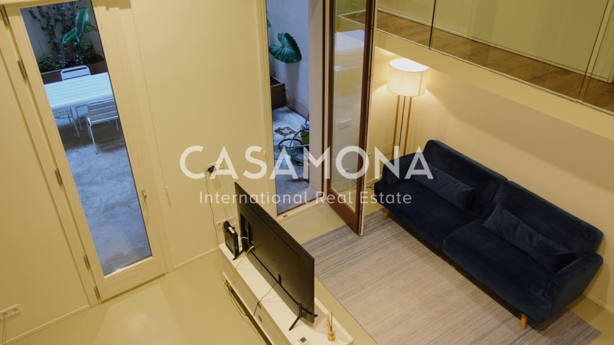 (VENDIDO) Hermoso estudio estilo loft con amplio patio (VENDIDO) Hermoso estudio estilo loft con amplio patio